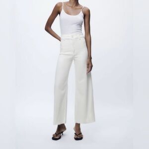 Zara Marine High Waist Straight Jean
White Size 6